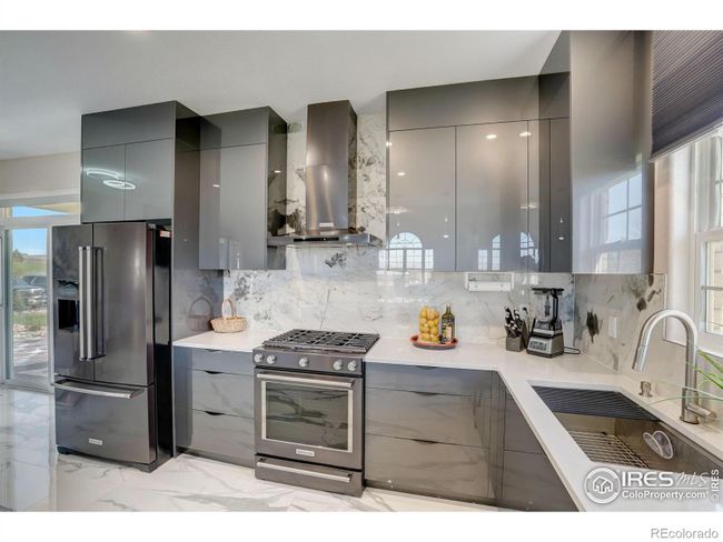 Kitchen Aid SS Appliances | Image 9