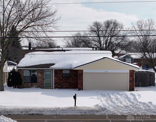 6334 Shull Rd, Huber Heights, OH, 45424-1218 | Card Image