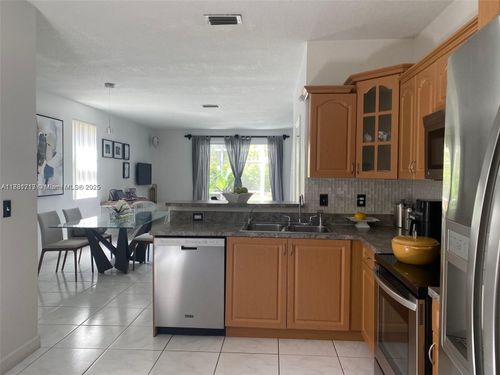 2074-2074 Madeira Dr, Weston, FL, 33327-1917 | Card Image