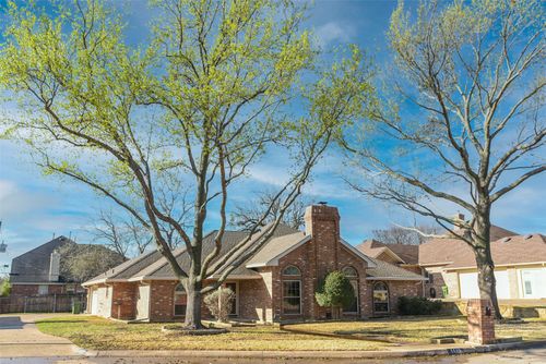 1110 Shady Oak Trl, Mansfield, TX, 76063-4881 | Card Image