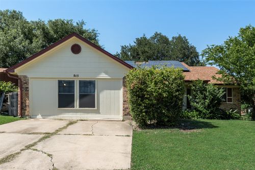 915 Freestone Dr, Arlington, TX, 76017-5918 | Card Image