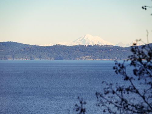 4553 Cordova Bay Rd, Victoria, BC, V8X3V6 | Card Image