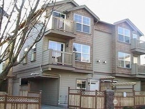 a-3631 Phinney Ave N, Seattle, WA, 98103-8522 | Card Image