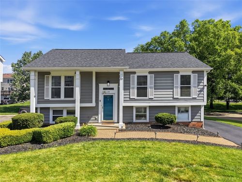 120 Clearbrook Dr, Cranberry Twp, PA, 16066-5624 | Card Image