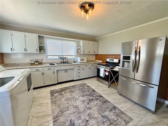 307 2 Nd Ave, House other with 2 bedrooms, 2 bathrooms and null parking in Ripley WV | Image 8