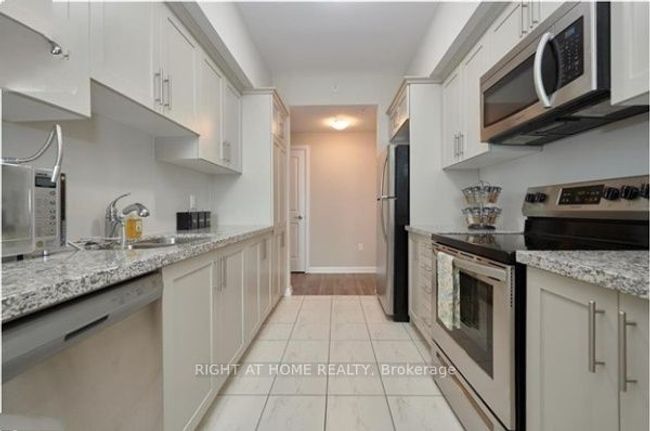 302 - 302 Essa Rd, Condo with 3 bedrooms, 2 bathrooms and 1 parking in Barrie ON | Image 16