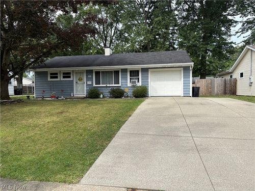 88 Circle Dr, Medina, OH, 44256-2555 | Card Image