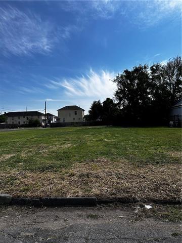 Land in New Orleans 3