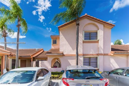 6533 Nw 170th Ln, Hialeah, FL, 33015-4632 | Card Image