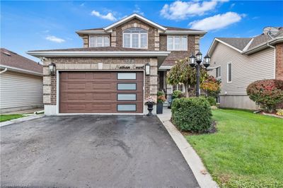 124 Nathan Crt, House other with 3 bedrooms, 2 bathrooms and 4 parking in Amherstview ON | Image 2