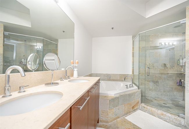 APT-1603N - 2641 N Flamingo Rd, Condo with 2 bedrooms, 2 bathrooms and null parking in Sunrise FL | Image 10