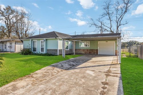 5942 Ridgeway Dr, Houston, TX, 77033-2136 | Card Image