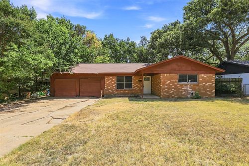 108 N Imperial Dr, Denison, TX, 75020-3533 | Card Image
