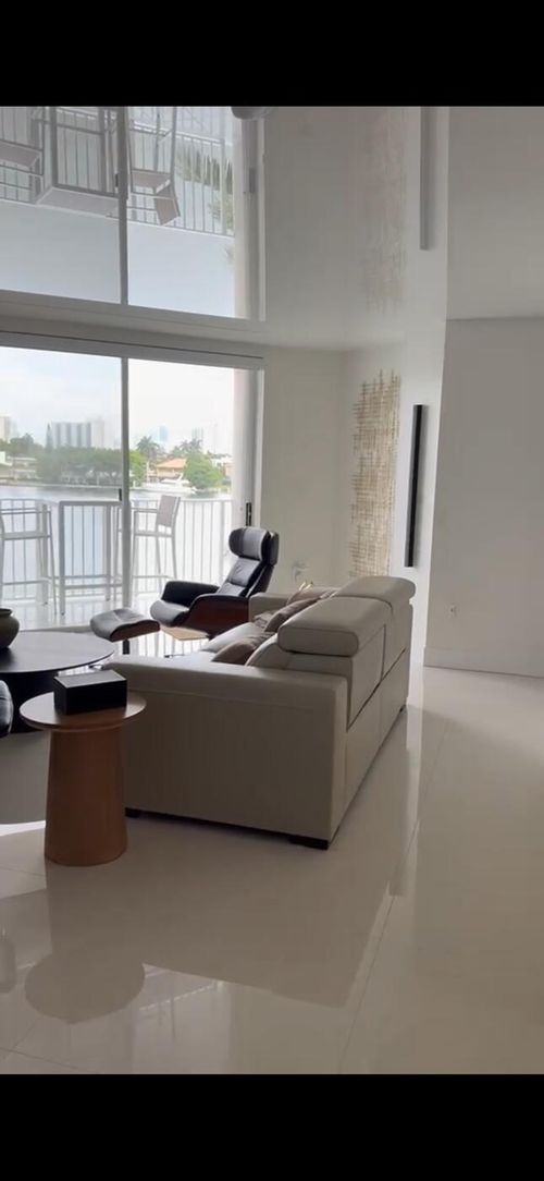 418-18260 N Bay Rd, Sunny Isles Beach, FL, 33160-2743 | Card Image