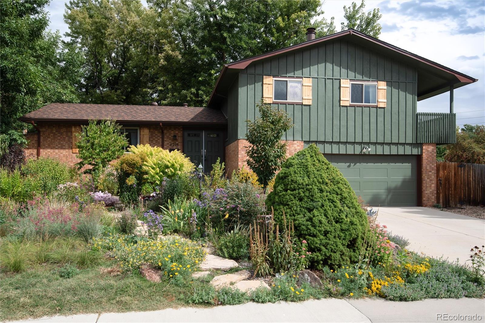 Cedar St, Littleton, CO 80120