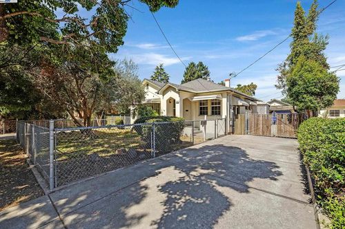 860 Medford Ave, Cherryland, CA, 94541-1811 | Card Image