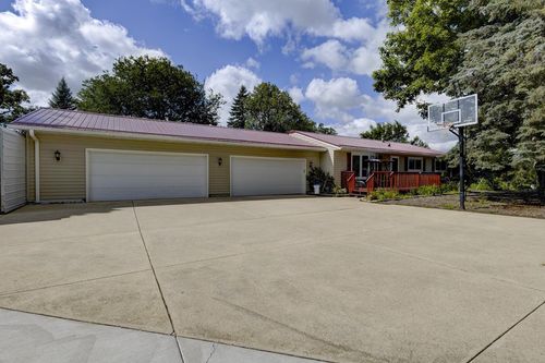 2765 Oak Knoll Lane Lane, Pleasant Springs, WI, 53589 | Card Image