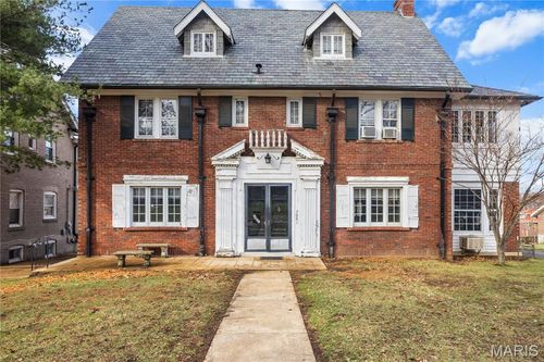 7061 Maryland Ave, University City, MO, 63130-4415 | Card Image