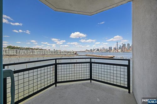 600 Harbor Blvd, Weehawken, NJ, 07086-6746 | Card Image