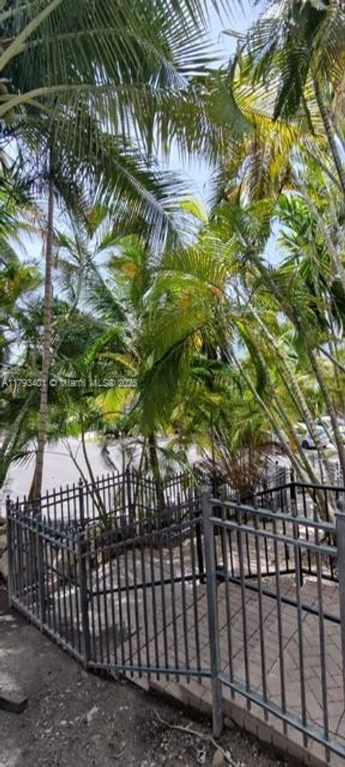 apt-107a-4000 Ne 168th St, North Miami Beach, FL, 33160-3541 | Card Image