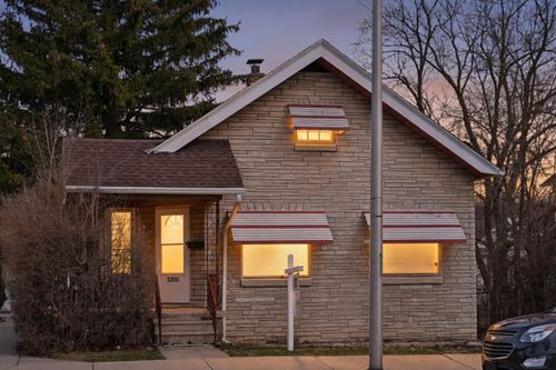2200 S 84th St, WEST ALLIS, WI, 53227-1740 | Card Image