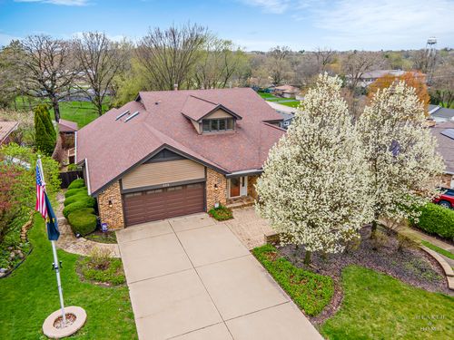 305 N Dale Ave, McHenry, IL, 60050-6106 | Card Image