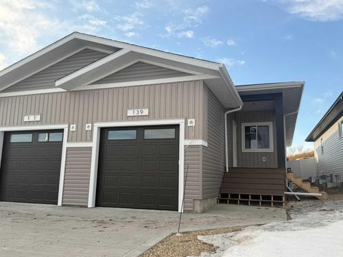 139 Gray Close, Sylvan Lake, AB, T4S0W4 | Card Image