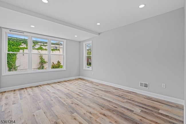 6 Pleasant Ave, Home with 4 bedrooms, 2 bathrooms and null parking in Clifton NJ | Image 5