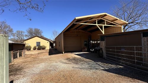 404 N Wilson St, Madisonville, TX, 77864-3258 | Card Image