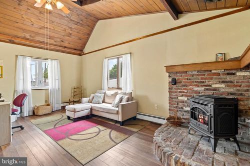7 Misty Pine Rd, LEVITTOWN, PA, 19056-3627 | Card Image
