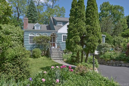 1015 Shore Acres Dr, Mamaroneck, NY, 10543-4220 | Card Image