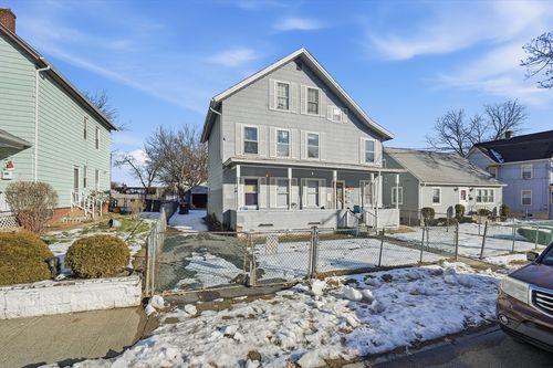 26 Vernon St, Holyoke, MA, 01040-4369 | Card Image