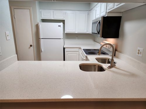apt-12-8545 Midpark Rd, Dallas, TX, 75240-4132 | Card Image