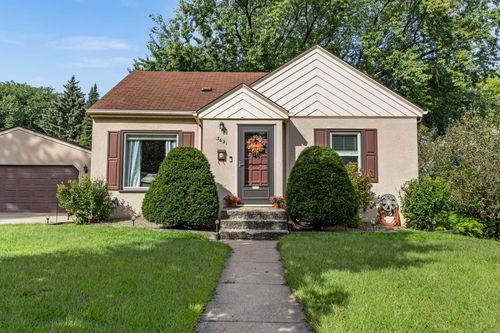 3621 Xenia Ave N, Crystal, MN, 55422-1947 | Card Image