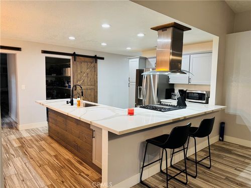 17041 Fairburn St, Hesperia, CA, 92345-5728 | Card Image