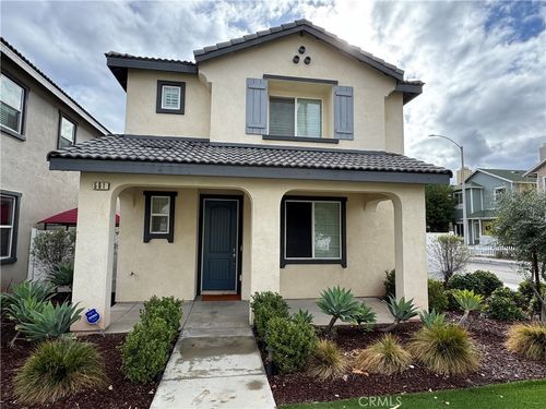 501 Villa Way, Colton, CA, 92324-3075 | Card Image