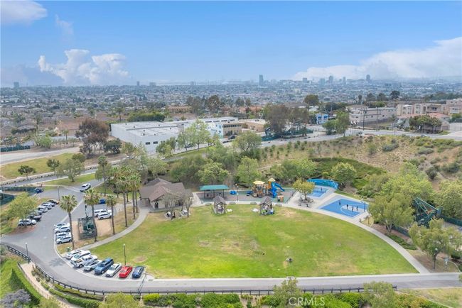 2216 Jeans Ct, House other with 3 bedrooms, 3 bathrooms and 2 parking in Signal Hill CA | Image 73
