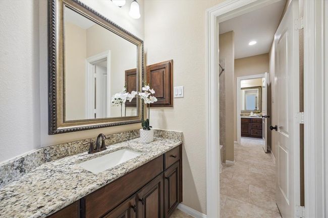 Hollywood Bath between bedroom 4 and 5 upstairs each with their own vanity and sink | Image 36