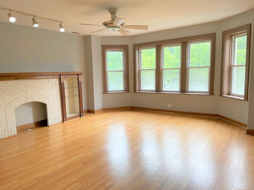 2e-3722 W Wilson Ave, Chicago, IL, 60625-5709 | Card Image
