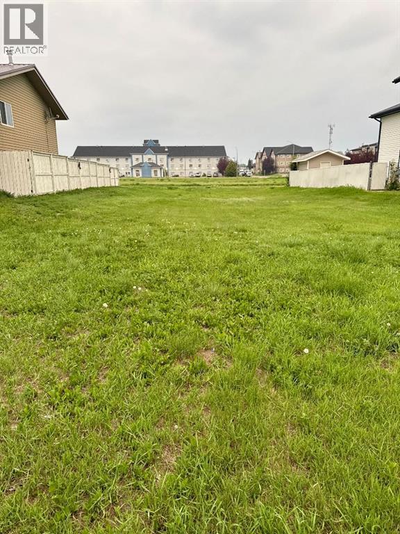 Land in Brooks 2