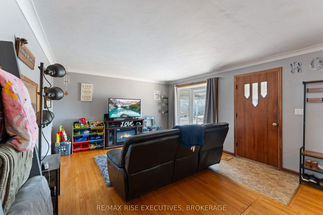 4400 Notre Dame St, House other with 3 bedrooms, 1 bathrooms and 4 parking in Harrowsmith ON | Image 5