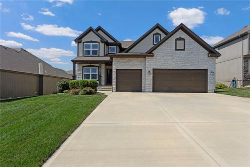 9414 N Helena Ave, Kansas City, MO, 64154-2005 | Card Image