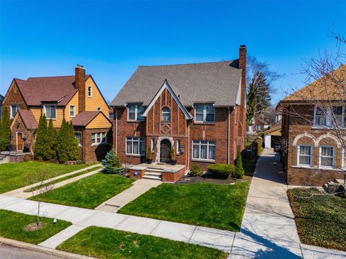 16834 Muirland St, Detroit, MI, 48221-3015 | Card Image