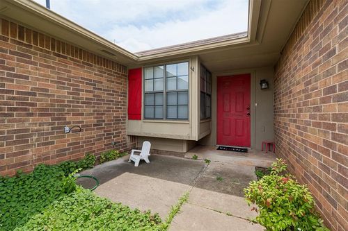 2004 Silver Fox Drive, Edmond, OK, 73003 | Card Image
