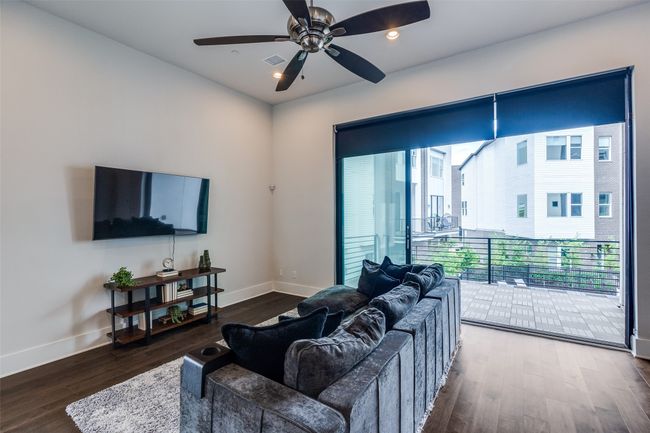 APT-501 - 381 E Greenbriar Ln, Townhouse with 3 bedrooms, 4 bathrooms and null parking in Dallas TX | Image 15
