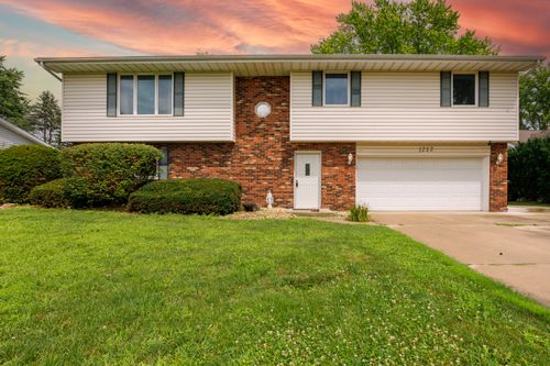 1212 Broadmoor Dr, Bloomington, IL, 61704-6114 | Card Image