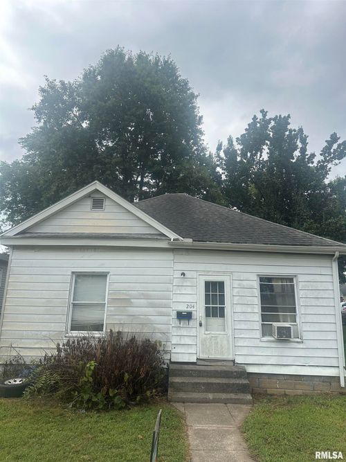 204 E Chester St, Pinckneyville, IL, 62274-1711 | Card Image