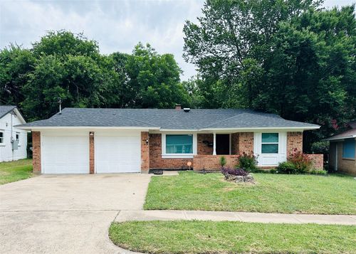 418 Falling Leaves Dr, Duncanville, TX, 75116-3708 | Card Image