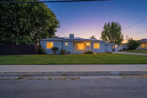 701 Nevada St, Kingsburg, CA, 93631-2128 | Card Image