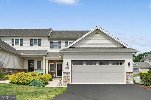 718 Stone Creek Rd, LANCASTER, PA, 17603-9071 | Card Image